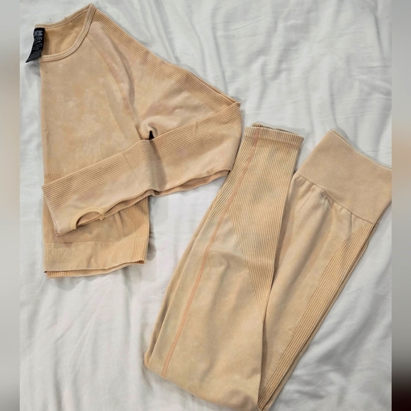 PINK Victoria's Secret Other - PINK Workout Set size small